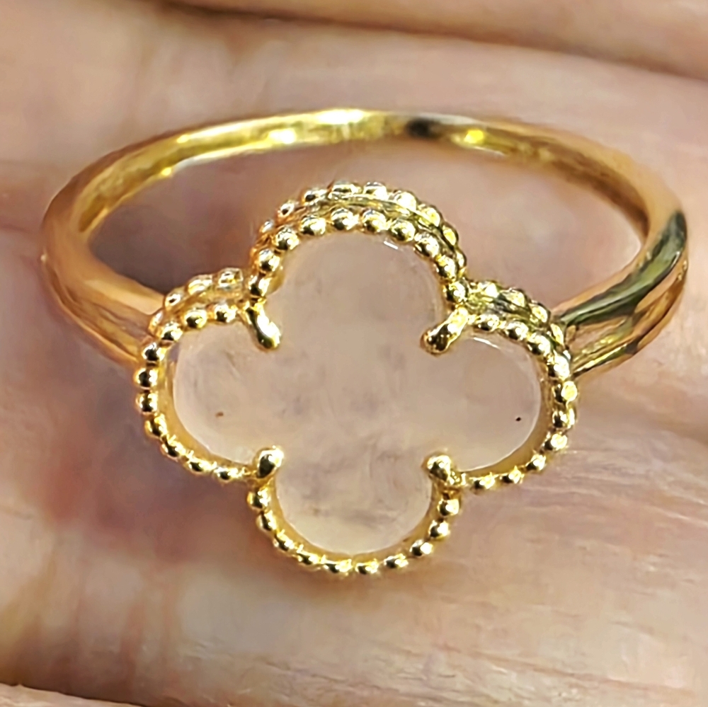 💛18k Pink Mother Of Pearl Clover Ring - Size 6.5